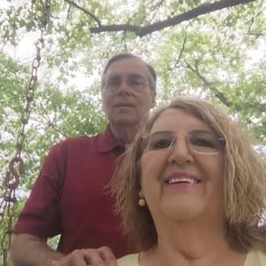 Meet your Posher, Debbie